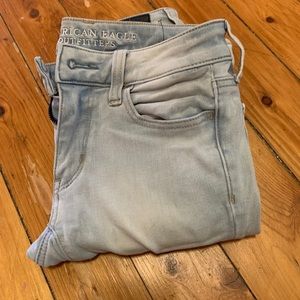 White wash super stretch skinny jeans